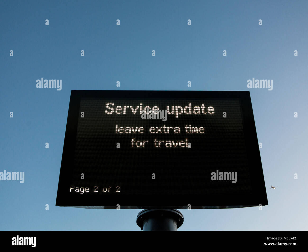 Ein service Zeichen auf einer anderen Bahn Streik Tag aktualisieren Stockfoto