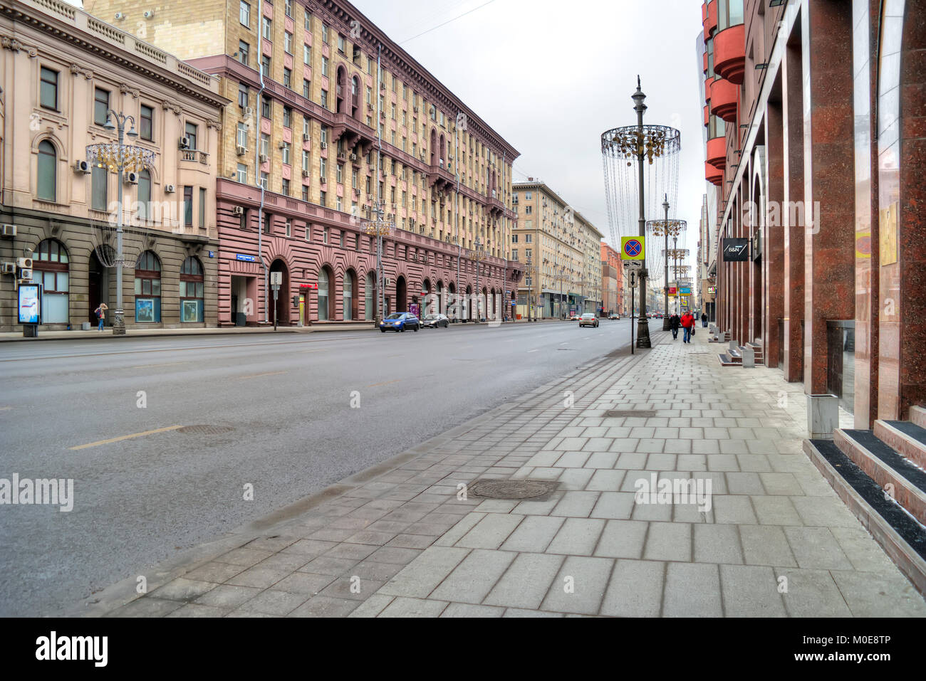 Moskau, Russland - Januar 13.2018: 1st Tverskaya-Yamskaya Street. Die Hauptstraße der Stadt. Früher Gorky street Stockfoto