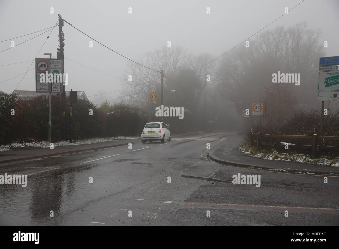 Biggin Hill, Großbritannien, 21. Januar 2018, Foggy in Biggin Hill, Kent nach leichtem Schneefall und Temperaturen nahe dem Gefrierpunkt © Keith Larby/Alamy Leben Nachrichten bleiben Stockfoto