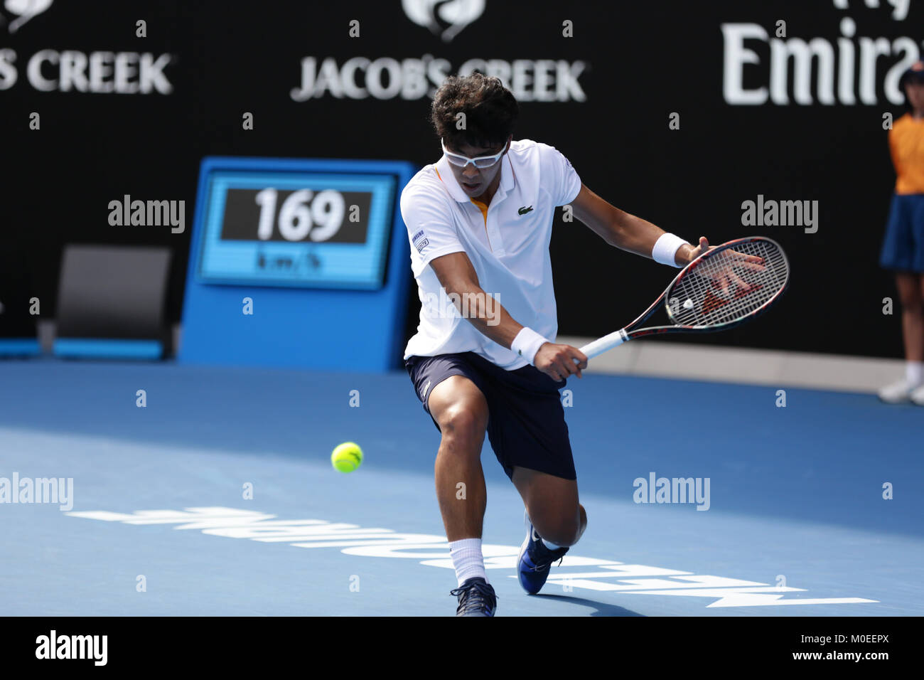 Australien. 20 Jan, 2018. Koreanische tennis player Hyeon Chung ist in Aktion während seiner 3. Runde der Australian Open vs deutsche Tennisspieler Alexander Zverev am 20 Jan, in Mebourne, Australien 2018. Credit: YAN LERVAL/LBA/Alamy Leben Nachrichten Quelle: Lba Co.Ltd./Alamy leben Nachrichten Stockfoto
