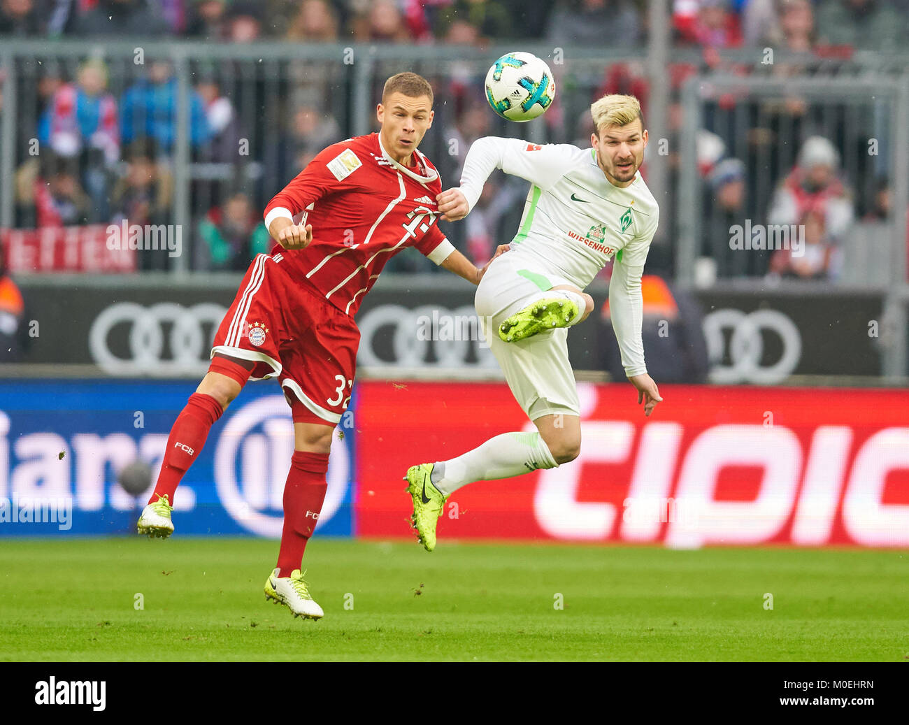 Leverkusen, Deutschland. Nov, 2016 18. FC Bayern München, München, 21. Januar 2018 Joshua KIMMICH, FCB 32 konkurrieren um die Kugel gegen Jerome GONDORF, BRE 8 FC BAYERN MÜNCHEN - SV WERDER BREMEN 4-2 1. Deutschen Fußball-Bundesliga, München, 21. Januar 2018, Saison 2017/2018 Quelle: Peter Schatz/Alamy leben Nachrichten Stockfoto