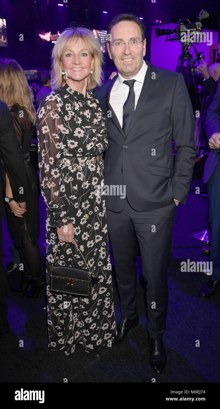 Kitzbühel, Österreich. 20 Jan, 2018. Ehemalige Skifahrer Christa Kinshofer und ihr Ehemann Erich Rembeck auf dem Bild Kitz Race Club Party 2018 in Kitzbühel, Österreich, vom 20. Januar 2018. Credit: Felix Hörhager/dpa/Alamy leben Nachrichten Stockfoto