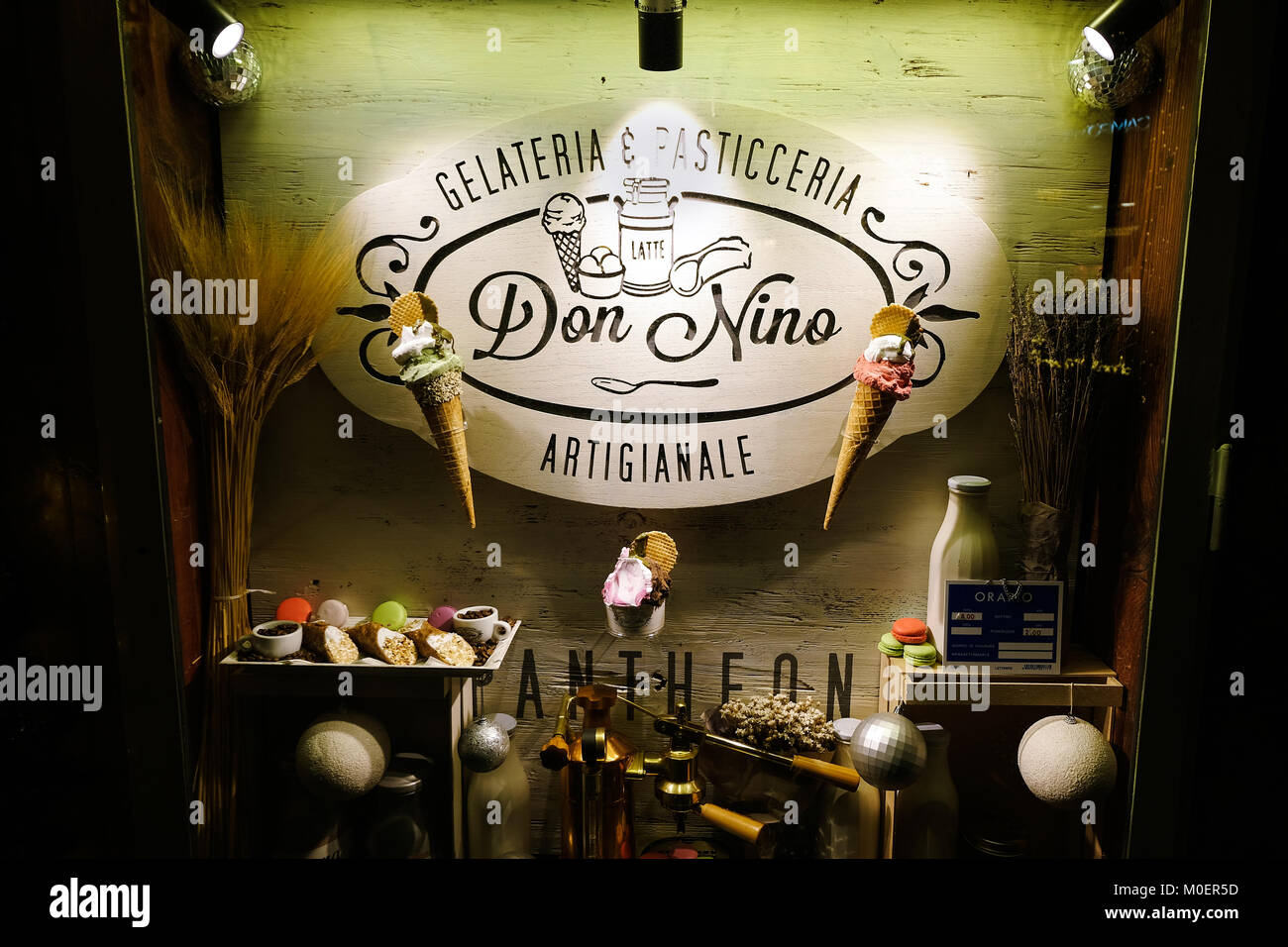 Rom, Italien - 9 November 2017: Don Nino Gelateria, einer der besten Eisdielen in Rom. Rom, 9. November 2017 Stockfoto