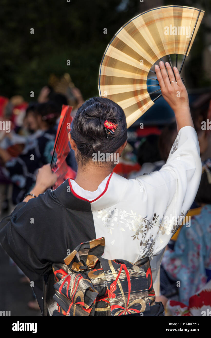 Bon Odori Festival, Frau tanzen Stockfoto