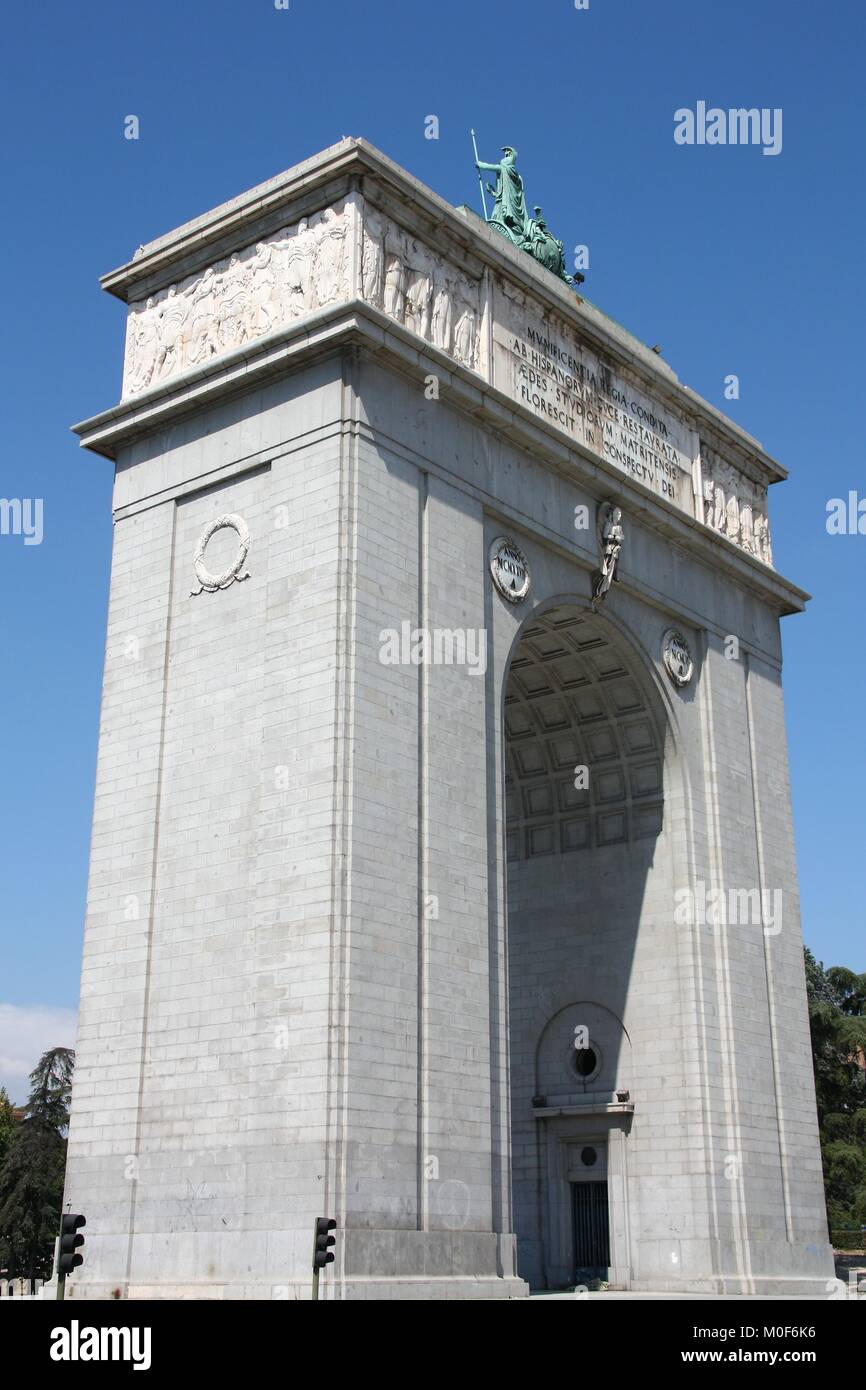 Triumphbogen (Arco de la Victoria), auch als "Puerta de la Moncloa - alte Wahrzeichen in Madrid, Spanien Stockfoto