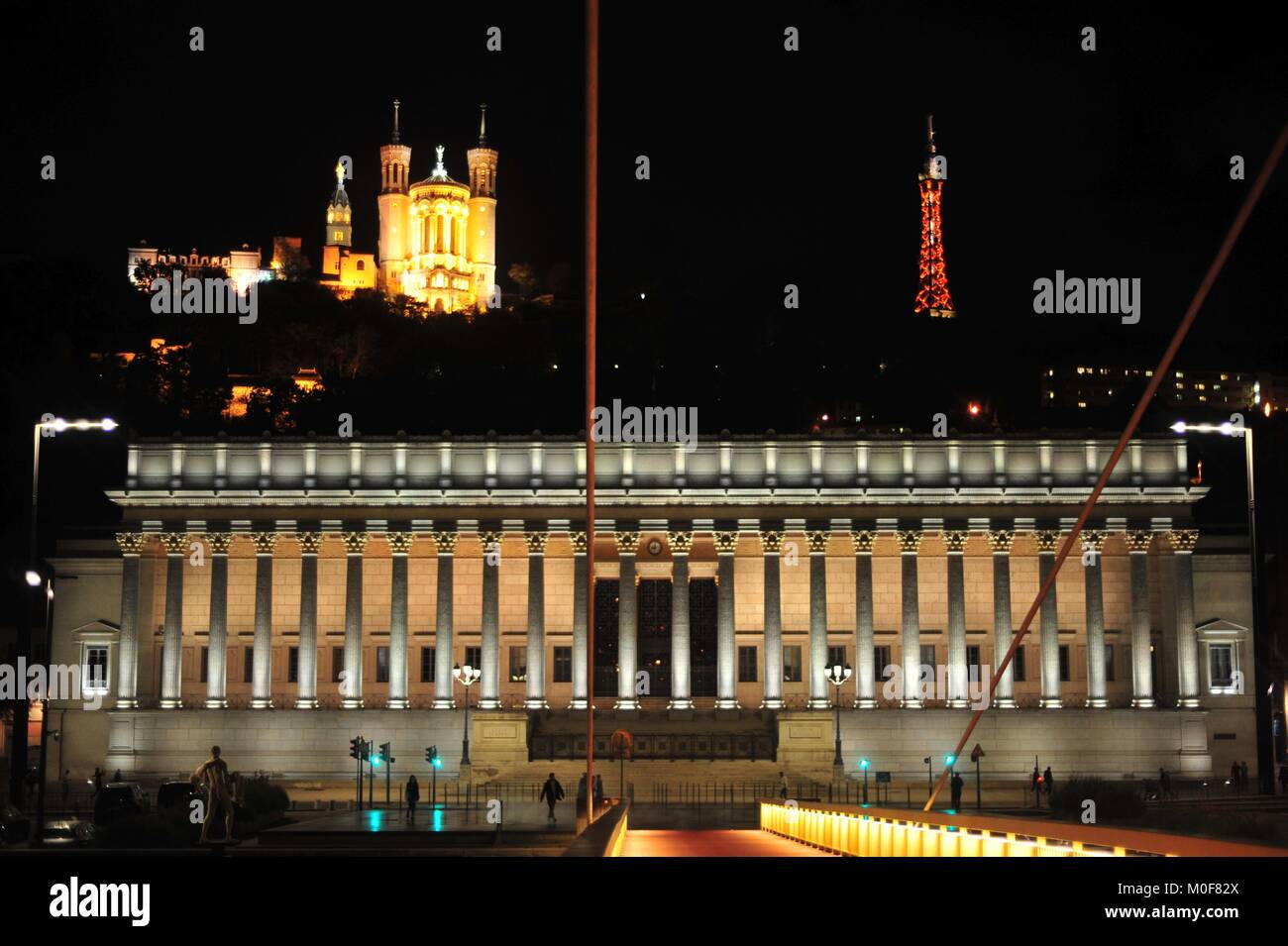 Wunderbare Aussicht auf des Berufungsgerichts Lyon, kleine Eiffelturm und Cathédrale Saint-Jean-Baptiste Stockfoto