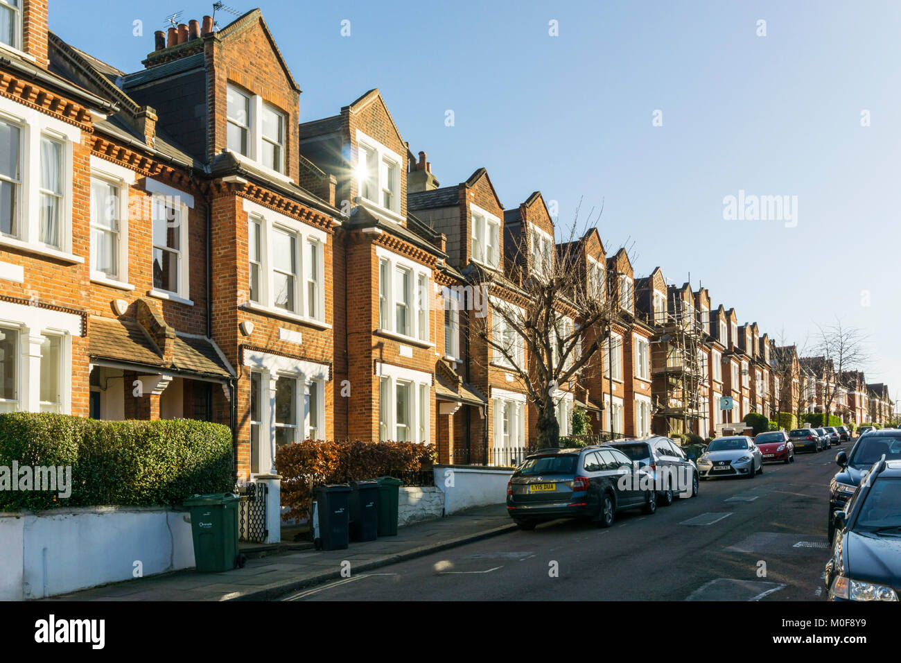 Viktorianische Gehäuse in Gubyon Avenue, Herne Hill, South London Stockfoto