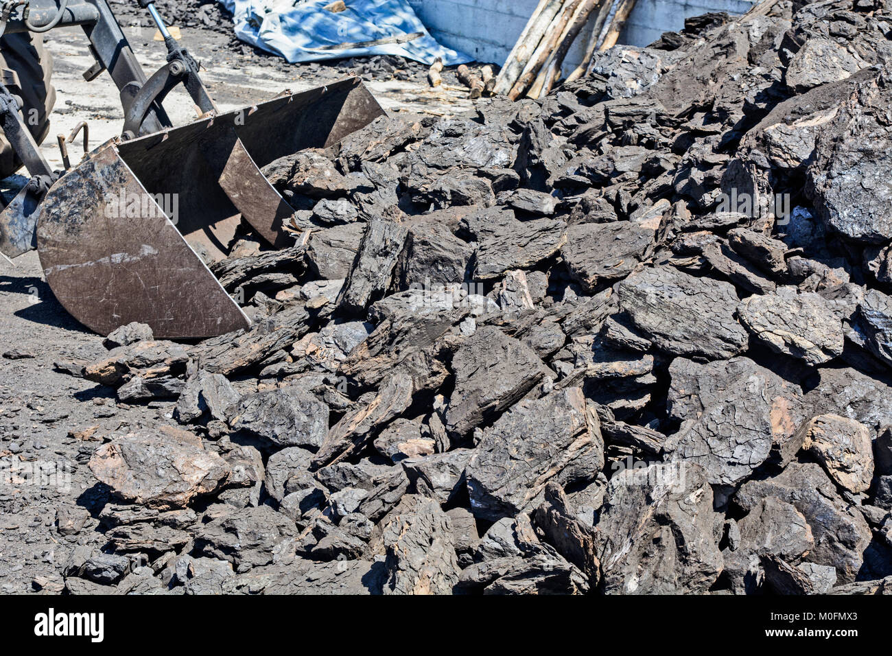 Braunkohle im Lager warten zu verkaufen. Stockfoto