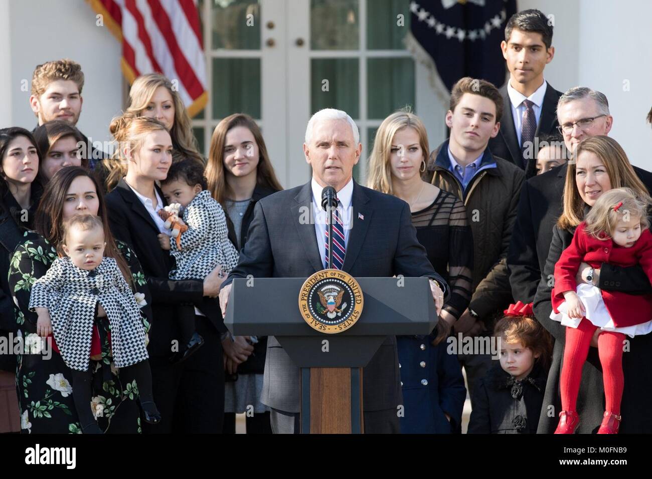 U.S. Vice President Mike Pence Adressen anti-Abtreibung, Recht auf Leben Aktivisten während der Marsch für das Leben Empfang im Rosengarten des Weißen Hauses Januar 19, 2018 in Washington, DC. Stockfoto