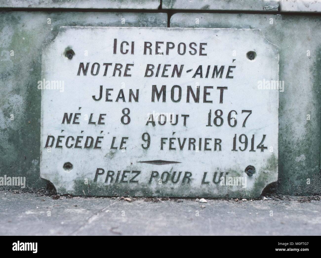 Das Grab von Jean Monet, Sohn des Malers, in der kirche garten von Giverny, Frankreich. (Detail). Stockfoto