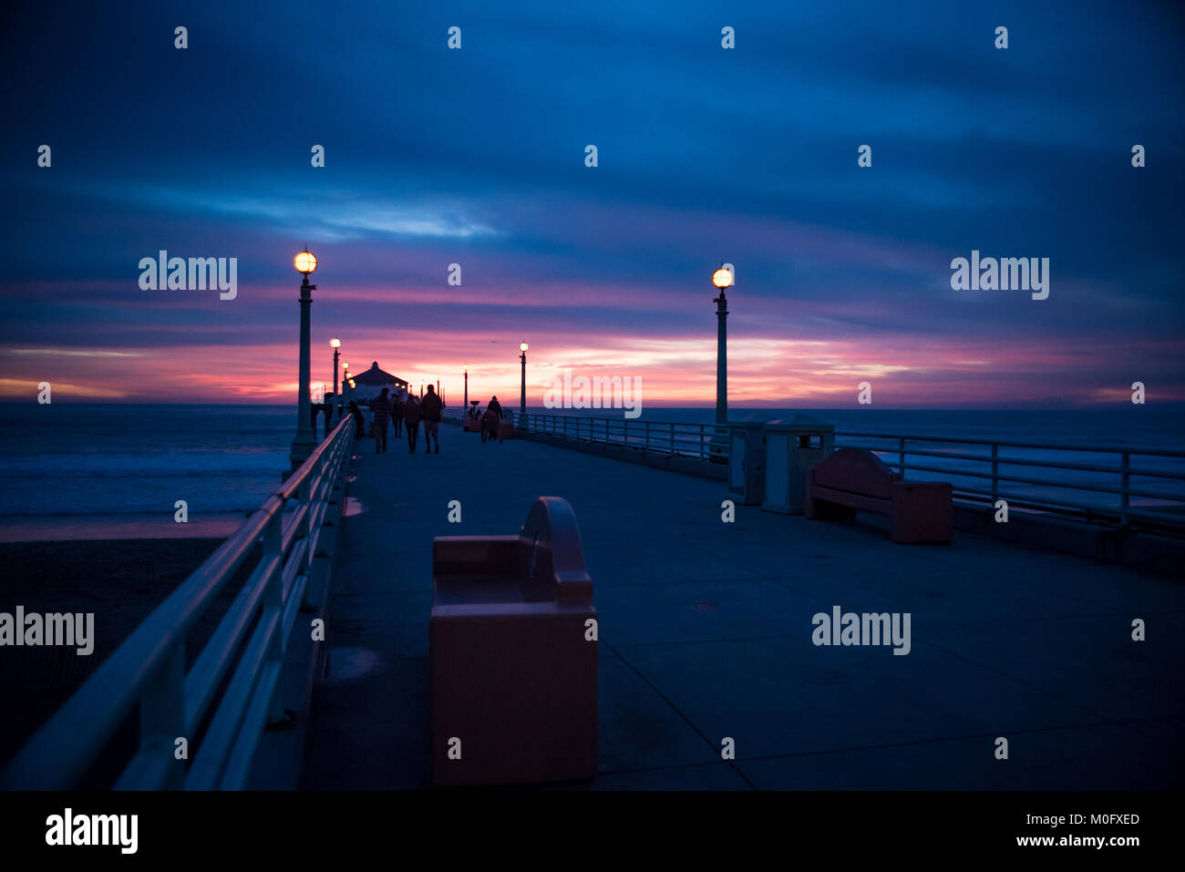 Ein Blick auf Manhattan Beach Pier in Manhattan Beach, CA Stockfoto