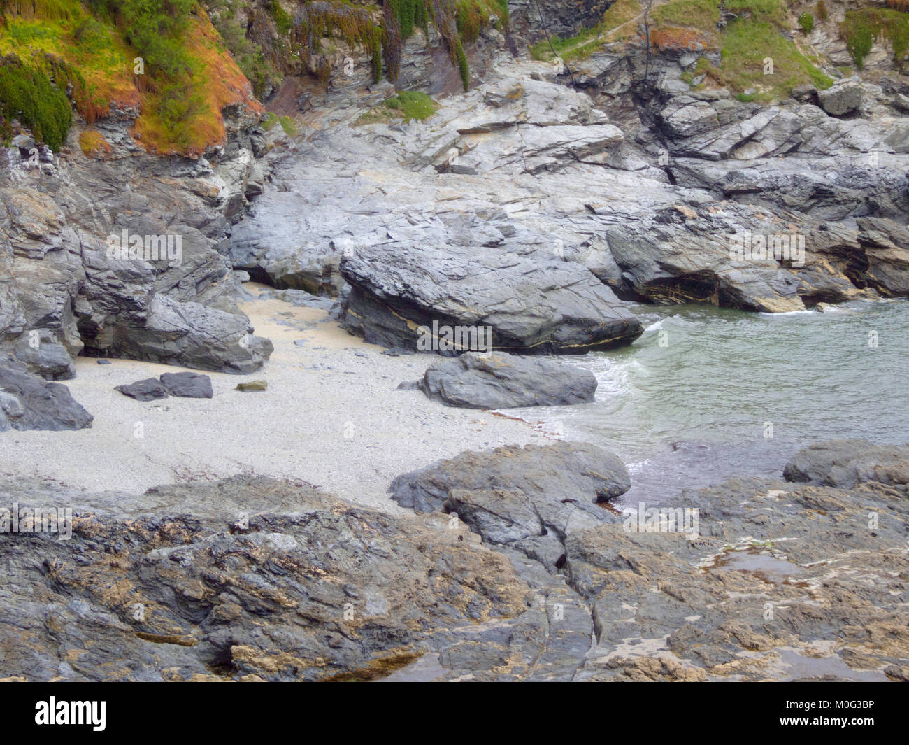Von Bessy Cove oder im Volksmund als Preußen Cove, Cornwall, England, Großbritannien im Juni bekannt Stockfoto