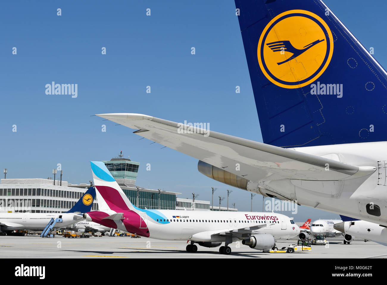 Eurowings, Airbus, A320, München Lufthansa, Flügel, Fin, Seitenruder, Flughafen Stockfoto