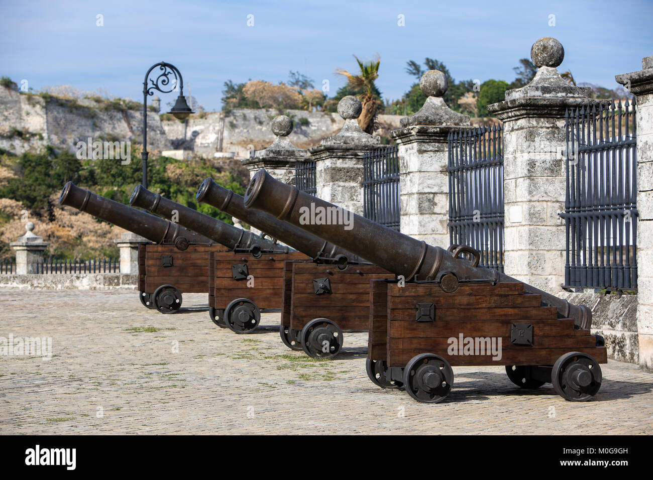 Kanonen auf der Burg von der Königlichen Kraft in Havanna, Kuba Stockfoto