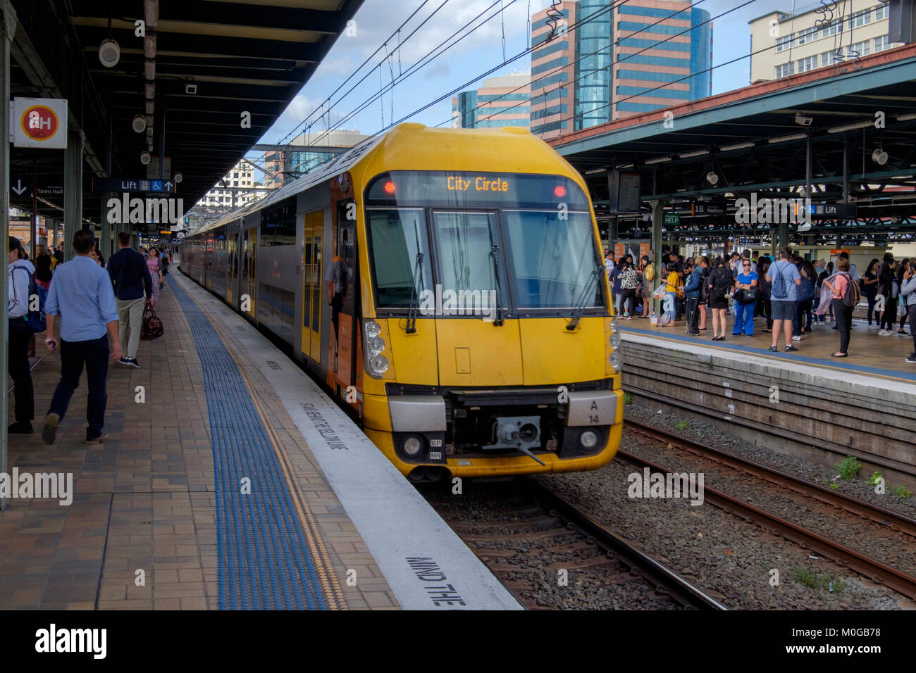 Warata Zug am Hauptbahnhof in Sydney, New South Wales (NSW), Australien Stockfoto