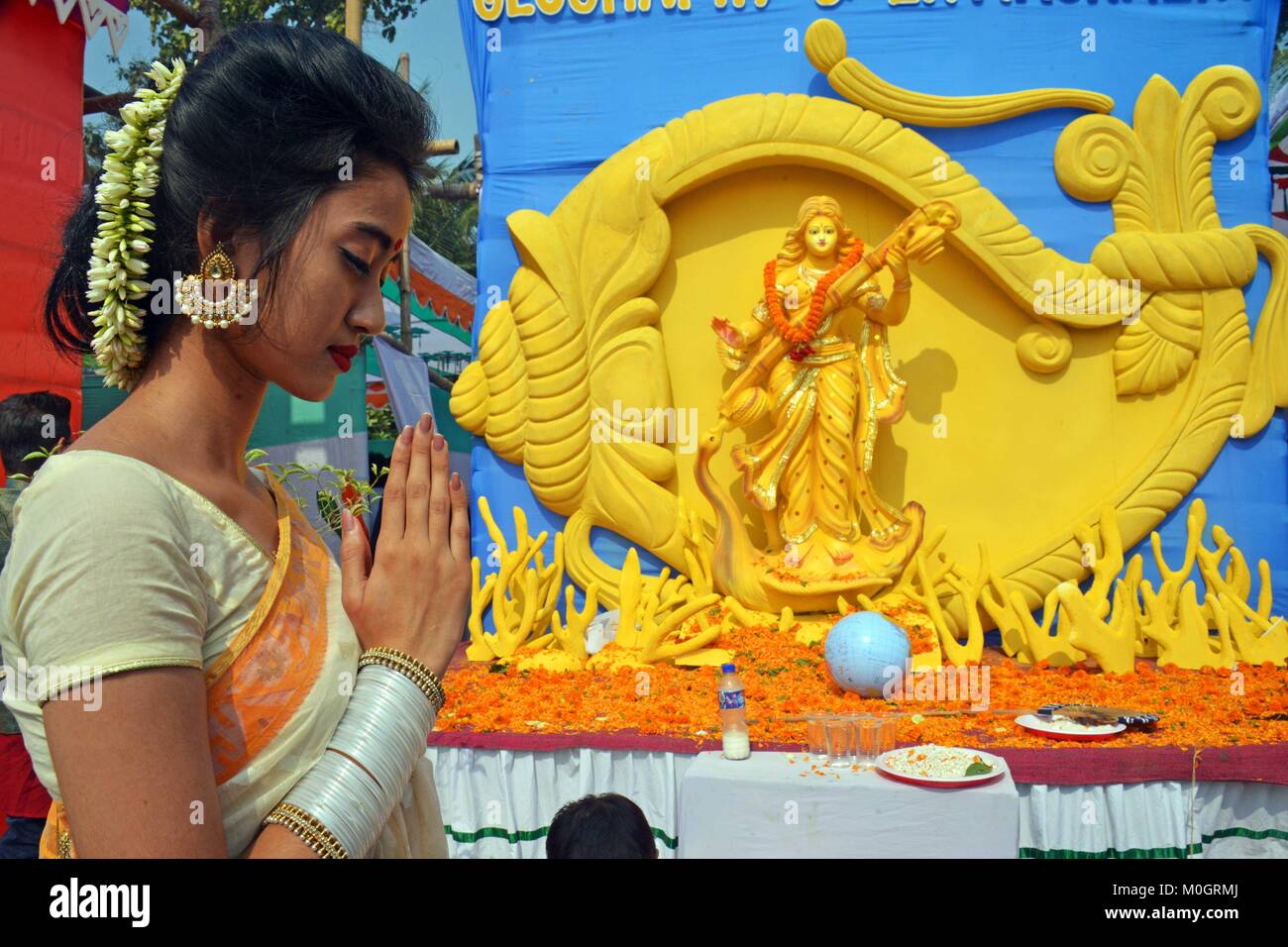 Saraswati Puja Stockfotos Saraswati Puja Bilder Alamy