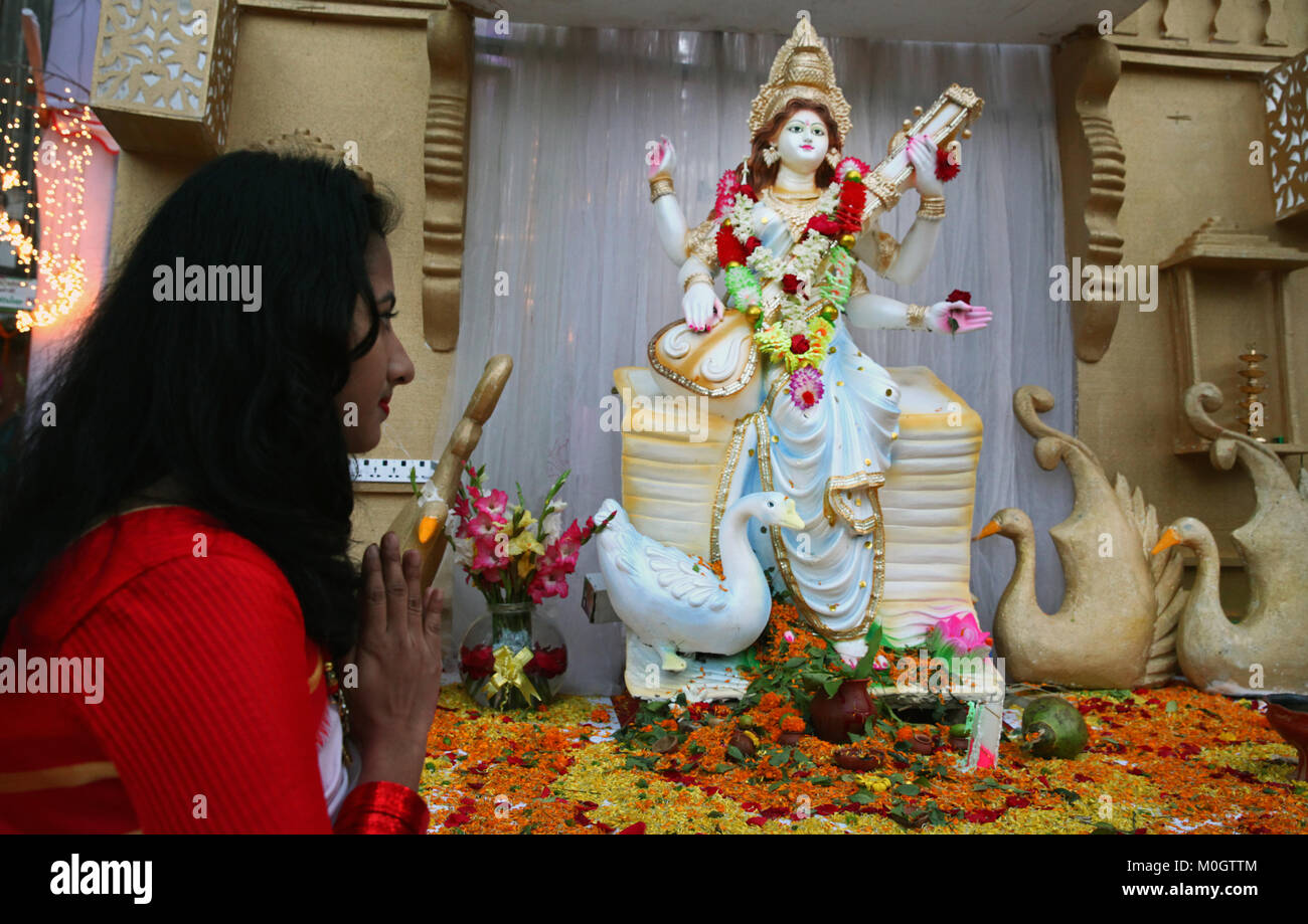 Saraswati Puja Stockfotos Saraswati Puja Bilder Alamy