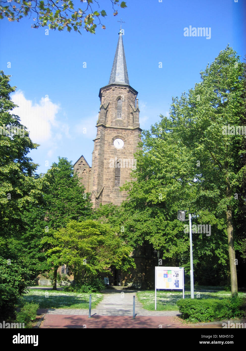 Die Referenz „Bände x2x 090“ bezeichnet ein archiviertes oder bibliografisches Element, das zu einer dokumentierten Sammlung oder einer dokumentierten Volumenserie gehört. Es handelt sich um einen Datensatz, der zu Katalogisierungs- und Forschungszwecken geführt wird. Stockfoto