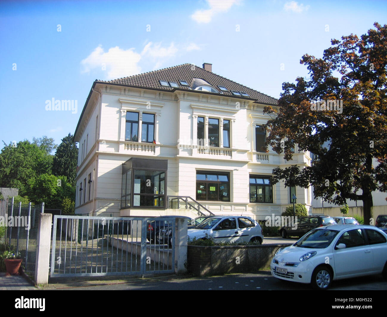 Ein katalogisierter Artikel mit dem Titel „Bände x-Series“, der sich auf einen dokumentierten Band oder eine Reihe von Werken bezieht, die Teil einer wissenschaftlichen oder archivierten Sammlung sind. Stockfoto