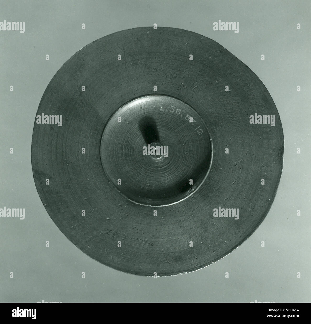 Medaille über Sultan Süleyman I. aus dem Osmanischen Reich, illustriert sein Porträt, Titel und historische Bedeutung in der osmanischen Geschichte des 16. Jahrhunderts. Stockfoto