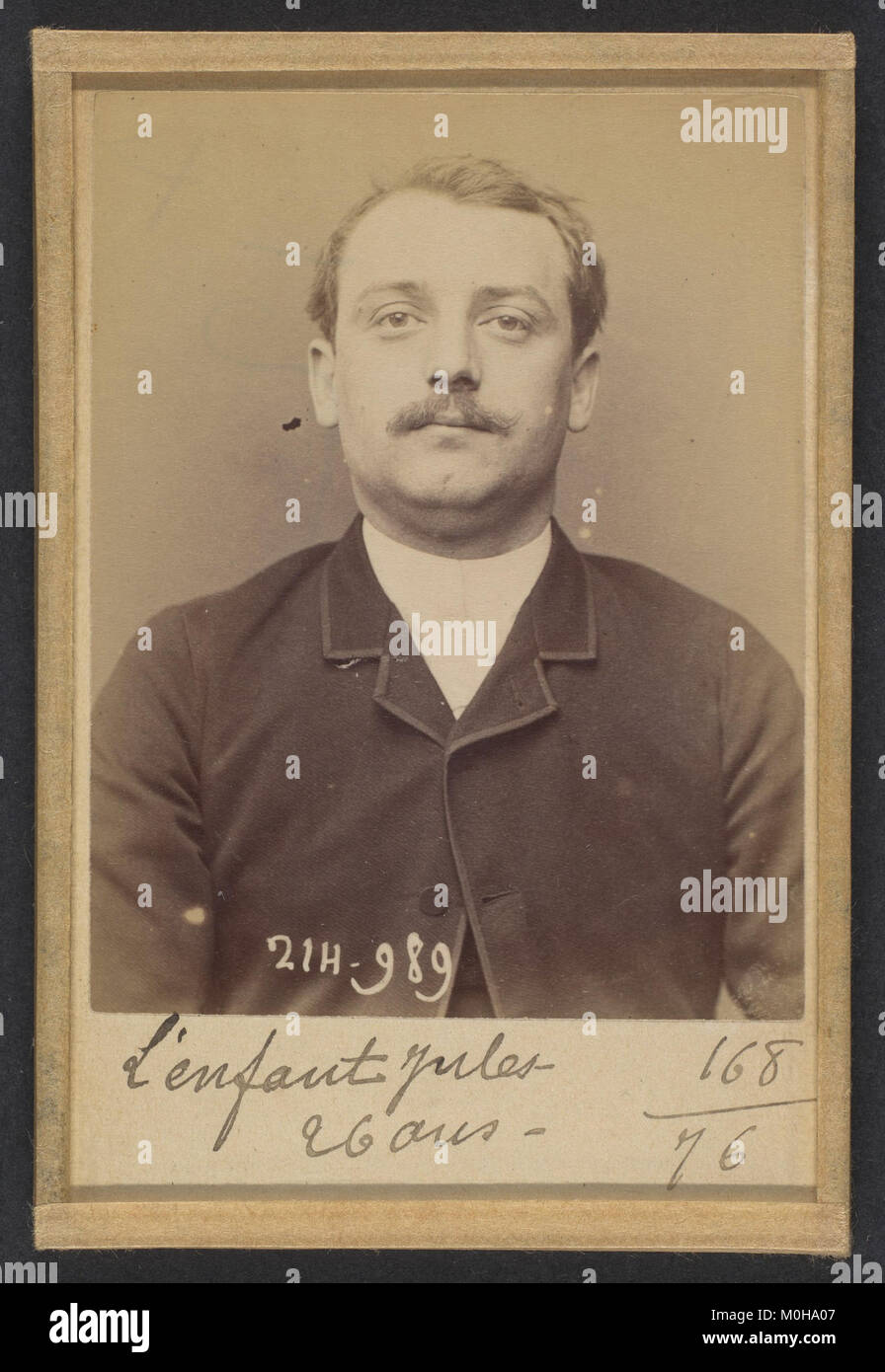 Porträt von Emile Jules Lenfant, einem 26-jährigen Modellierer und Anarchist aus Choisy-le-ROI, Frankreich, fotografiert im Jahr 1894. Stockfoto