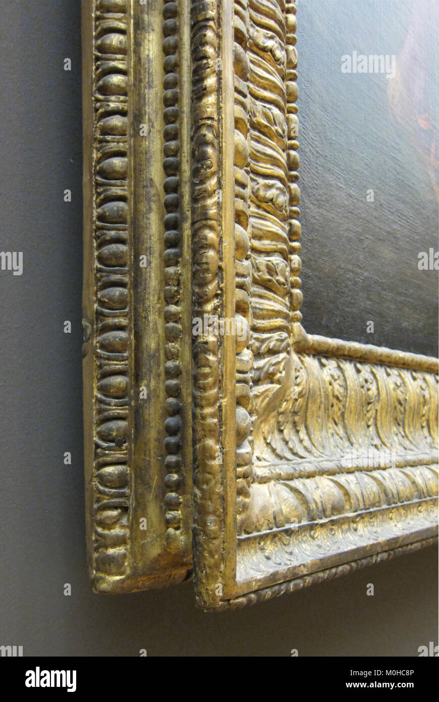 Gekrönt von Apollo ist ein Gemälde von Marcantonio Pasqualini (1614–1691), das eine mythologische Szene mit Apollo darstellt, die im Metropolitan Museum of Art ausgestellt ist. Stockfoto