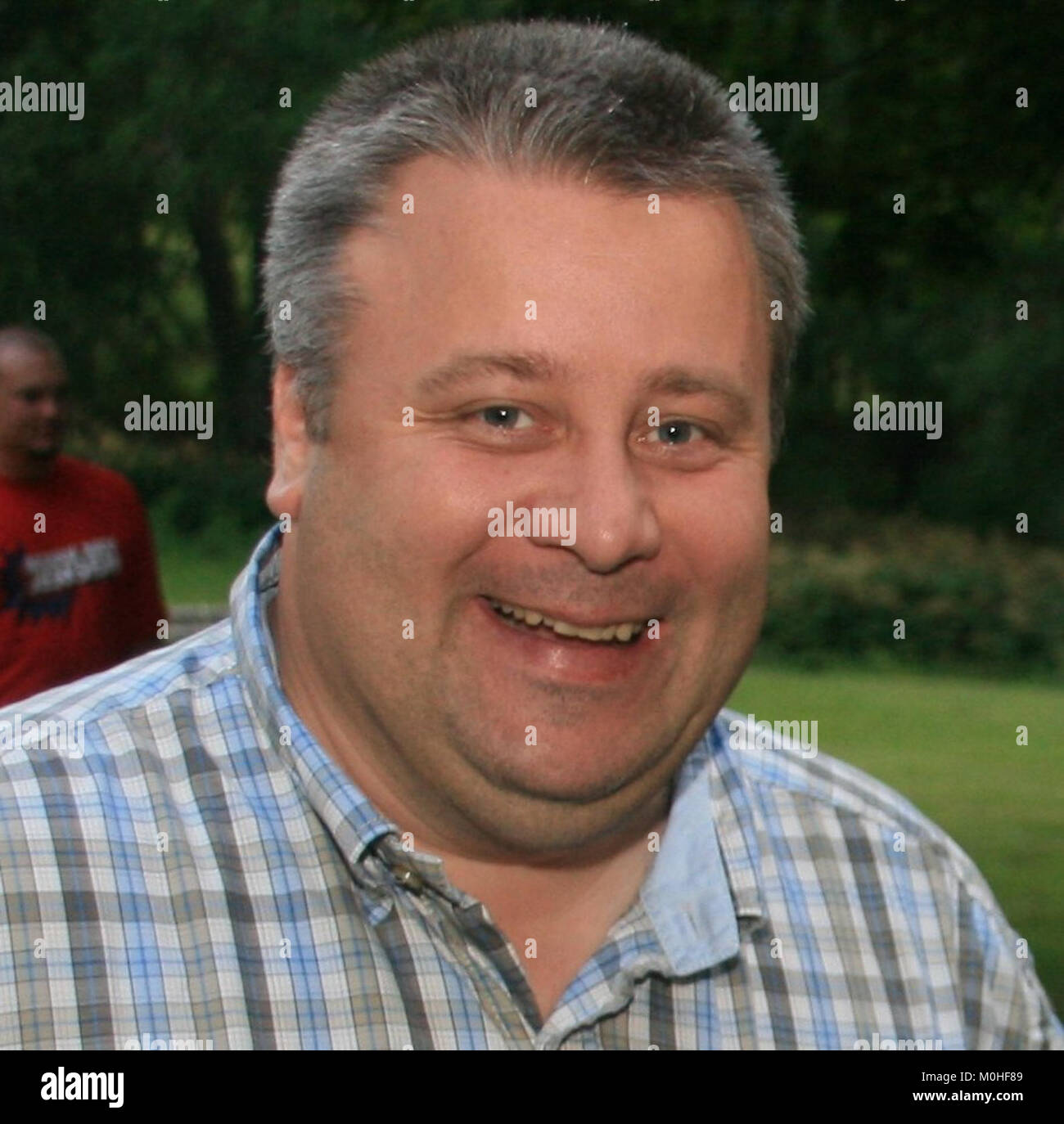 Ein Porträt von Bård Hoksrud, einem norwegischen Politiker und Mitglied der Progress Party, bekannt für seine Rolle in der nationalen und regionalen Politik. Stockfoto