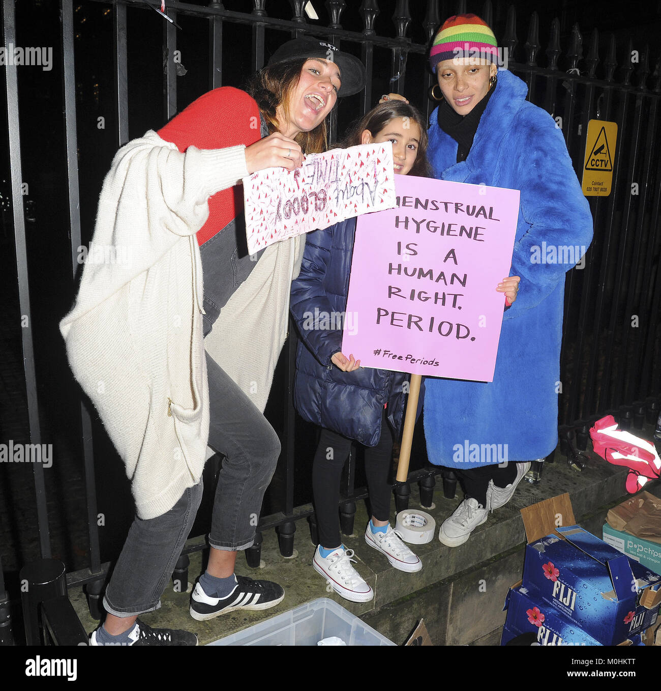 Prominente sprechen bei friedlichen Protest Aufruf auf den Premierminister und die britische Regierung, freie Menstruation Produkte für Mädchen bereits in der Schule Essen in Zusammenarbeit mit dem rosa Protest und Gurls Talk mit: Adwoa Aboah Wo: London, Großbritannien Wann: 20 Dec 2017 Credit: WENN.com zur Verfügung zu stellen Stockfoto