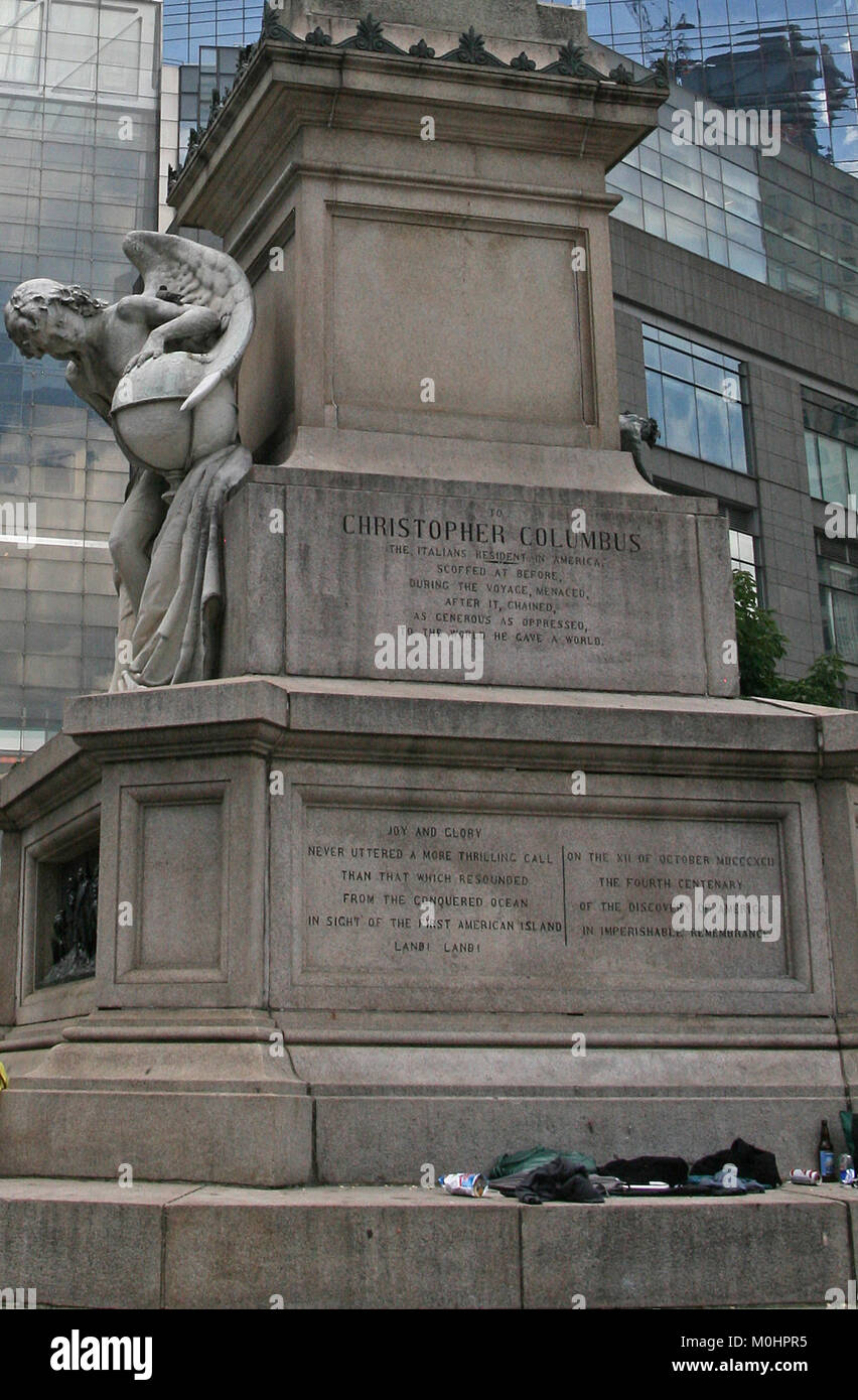 Die Statue von Columbus von Gaetano Russo in der Mitte des Columbus Circle, Columbus Circle, zwischen Broadway und Central Park West, Manhattan, New York Stockfoto