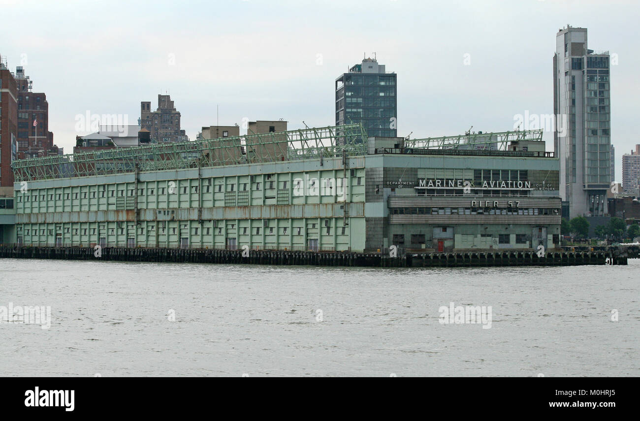 Die Abteilung Marine & Aviation Pier 57, Ecke 15. Straße und Elften Avenue (West Side Highway), westlich von der Stadt von Manhattan, New Stockfoto