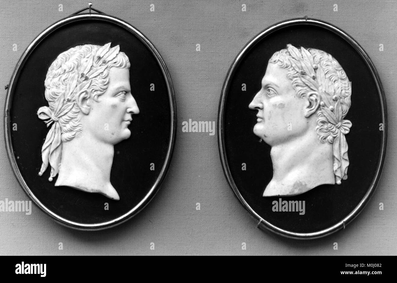 Marmorbüste eines römischen Kaisers, identifiziert als Domitian, aus den Jahren 81–96 n. Chr., die kaiserliche Porträtmalerei aus dem Römischen Reich darstellt, untergebracht im Metropolitan Museum of Art Stockfoto