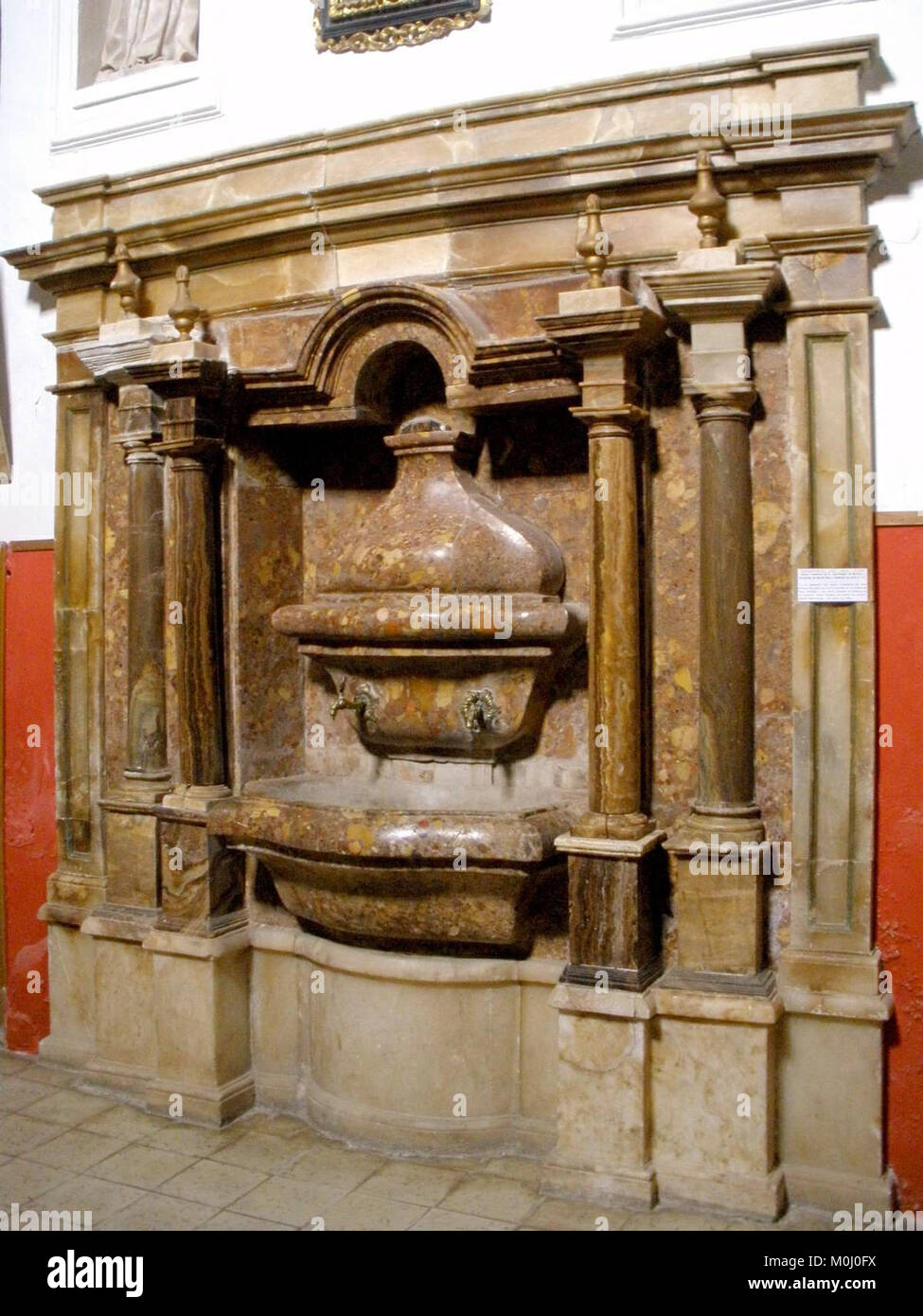 Die Sakristei der Kathedrale von Calahorra in Spanien enthält liturgische Gegenstände und dient als Vorbereitungsraum für den Klerus innerhalb des historischen religiösen Komplexes. Stockfoto