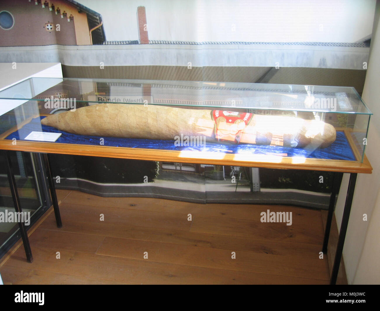 Datensatz, der sich auf einen bestimmten Band oder eine bestimmte Sammlung innerhalb einer Serie bezieht, wahrscheinlich zu archivierenden oder bibliografischen Zwecken katalogisiert. Der genaue Inhalt oder das Thema des Werks ist nicht definiert. Stockfoto