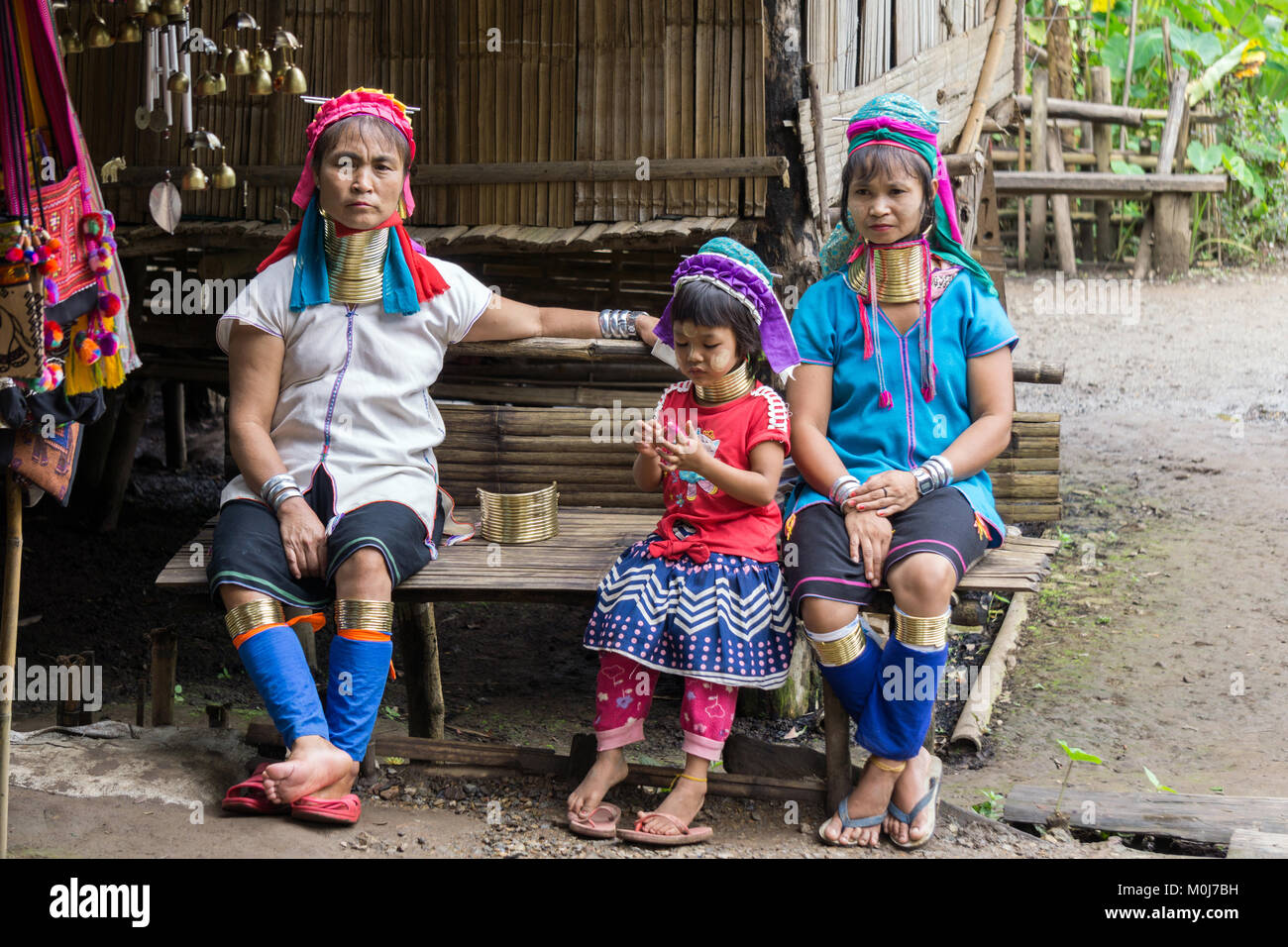 Asien, Thailand, Chiang Mai, Ban Huay Pa Rai Bergdorf, langen Hals Frau Stockfoto
