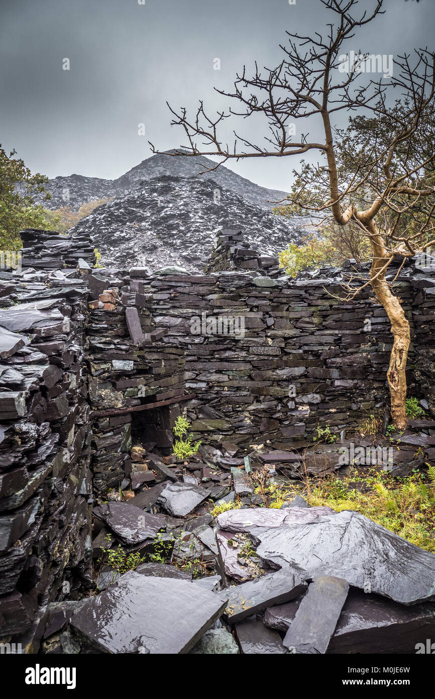 Bergarbeiter Cottages in stillgelegten Schiefergrube, Dinorwic Steinbruch, Padarn Country Park, Snowdonia, Llanberis, Gwynedd, Wales Stockfoto