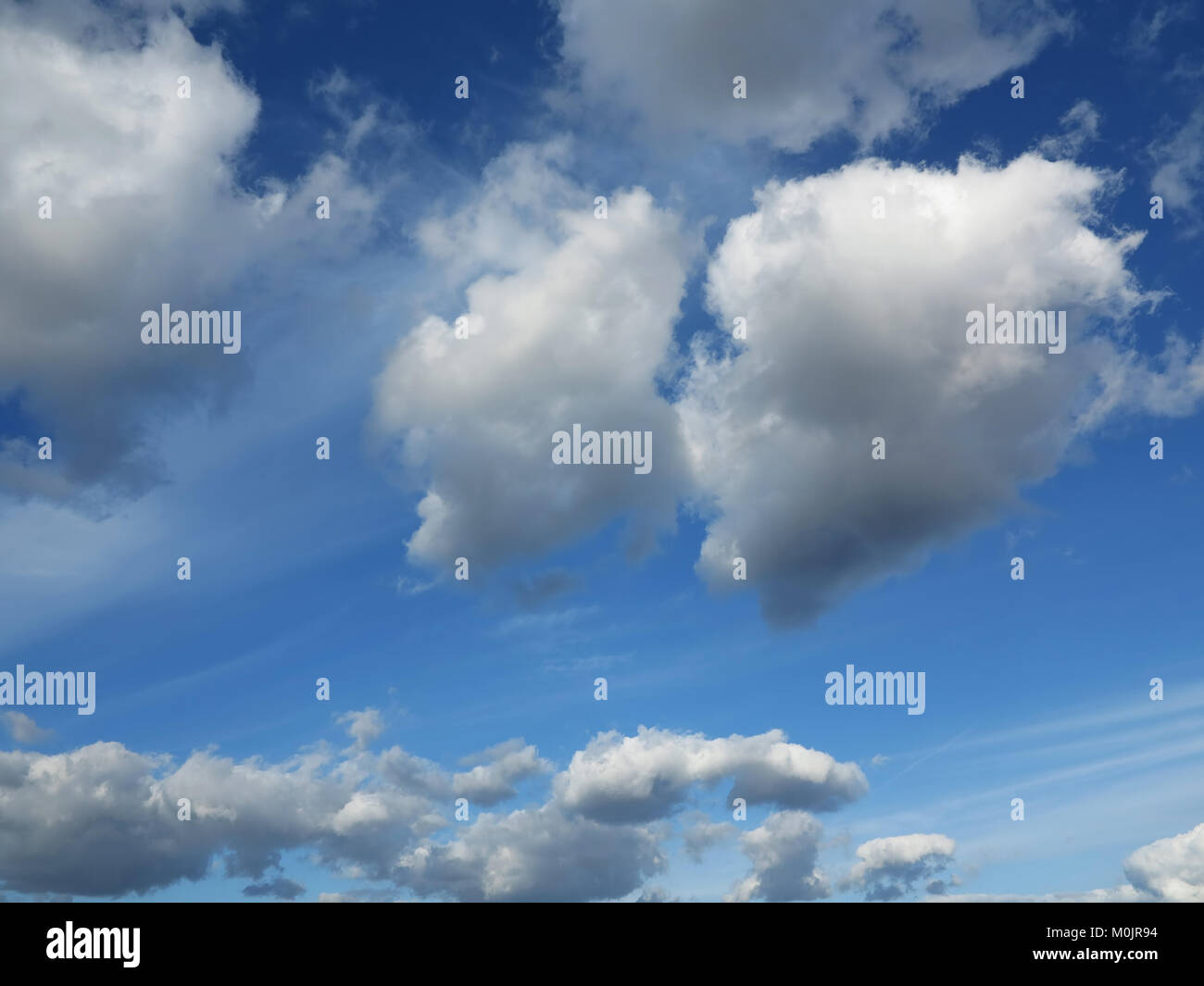 Wolken am Himmel schwebende Wolken Stockfoto