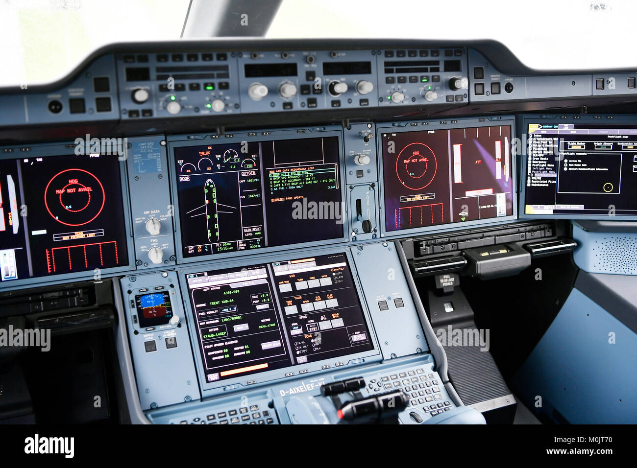 Cockpit zeigt, Lufthansa, Airbus A350-900, Flughafen München, Oberbayern, Deutschland Stockfoto