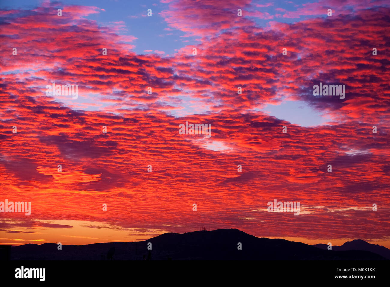 Flammenden Sonnenuntergang Stockfoto