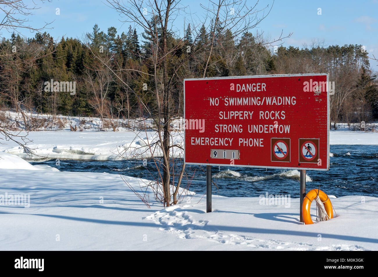 Kein Schwimmen mit Not-info Stockfoto