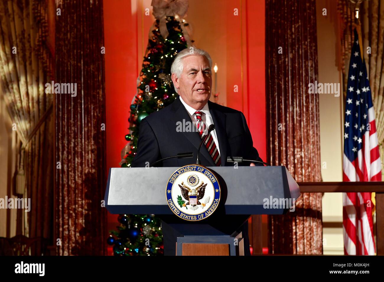 Us-Staatssekretär Rex Tillerson spricht während der jährlichen Diplomatie zu Hause für die Feiertage Rezeption des US-Außenministeriums, 21. Dezember 2017 in Washington, DC. Stockfoto