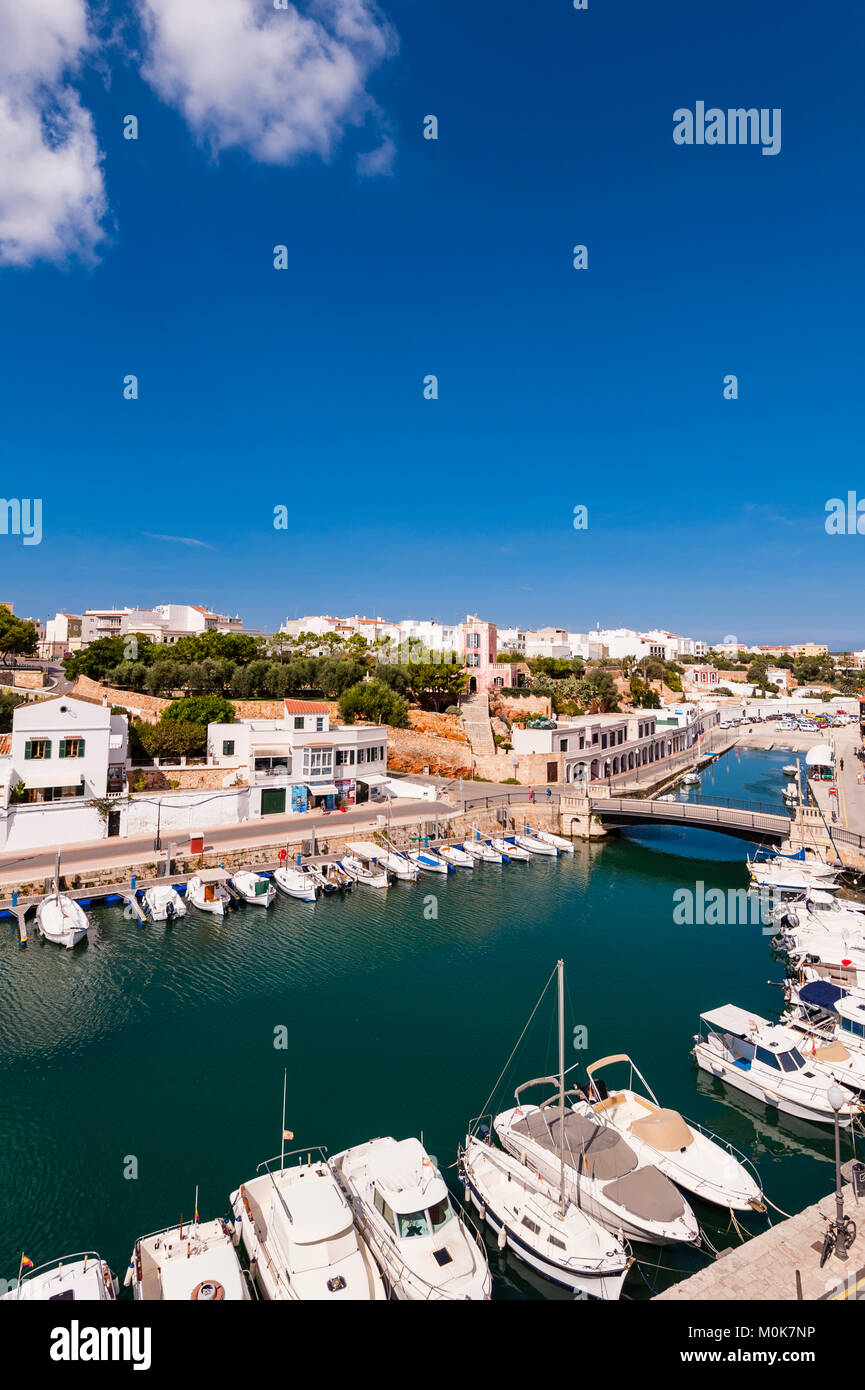 Boote im Hafen von Ciutadella de Menorca, Menorca, Balearen, Spanien Stockfoto