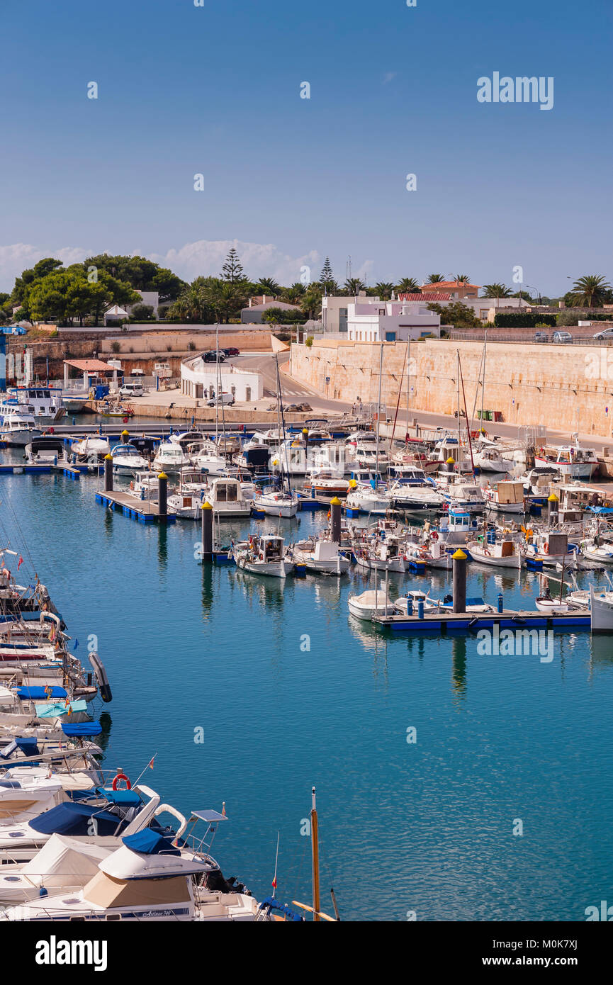 Boote im Hafen von Ciutadella de Menorca, Menorca, Balearen, Spanien Stockfoto