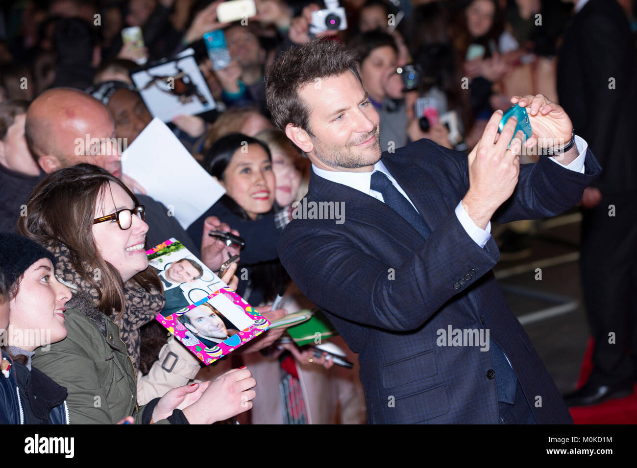 London, UK, 28. Oktober 2015, Bradley Cooper, European Film Premiere von 'Gebrannt' bei Vue West End Kino. Mariusz Goslicki/Alamy Stockfoto