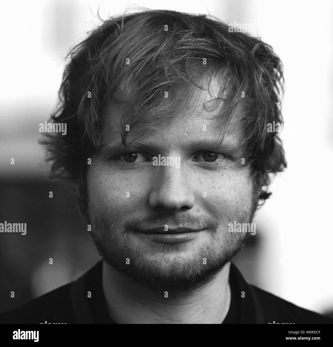 London, UK, 30. September 2014: Ed Sheeran gesehenes Verlassen BBC Studios in London (Bild digital geändert werden Schwarzweiß) Stockfoto