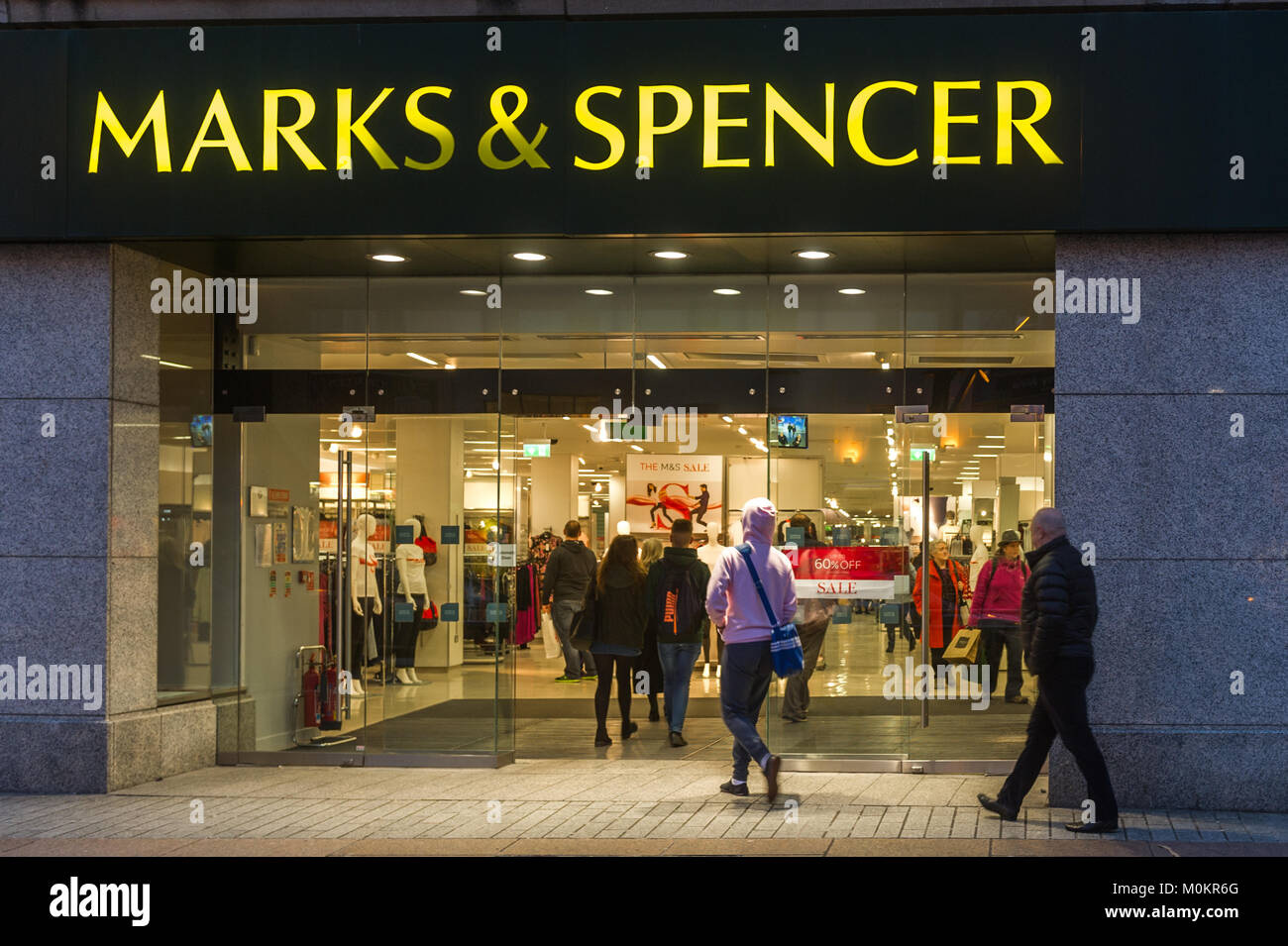 Marks und Spencer in der Kaufmann Quay Einkaufszentrum, Patrick Street, Cork, Irland. Stockfoto
