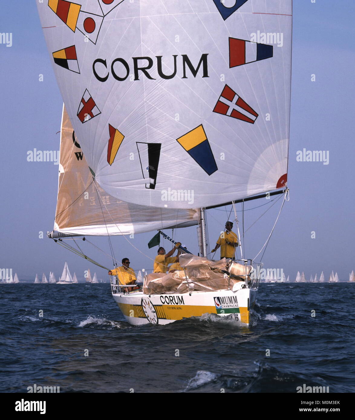 AJAX-NEWS FOTOS. 1995. SOLENT, England. - ADMIRAL'S CUP 1995 TEAM YACHTCHARTER - FASTNT RACE START-TEAM FRANKREICH - Corum (FRA). Foto: Jonathan Eastland/AJAX REF: 950199 18 Stockfoto