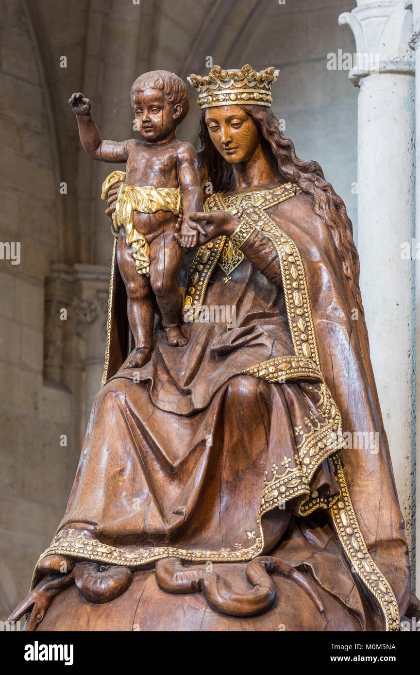Frankreich, Aisne, Laon, der Oberen Stadt, Kathedrale Notre-Dame de Laon, gotische Architektur, Holz Skulptur der Jungfrau und Kind Stockfoto