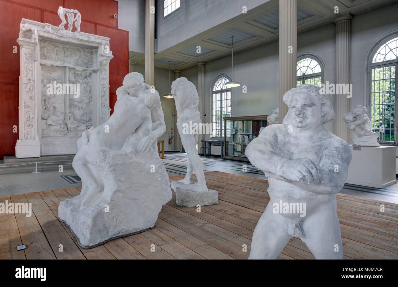 Frankreich, Hauts de Seine, Meudon, Dijon Bourgogne - Parvis Saint-Jean Villa, das Rodin Museum, die Pflaster mit Vorstudien von den Pforten der Hölle, den Kuss und Balzac Stockfoto