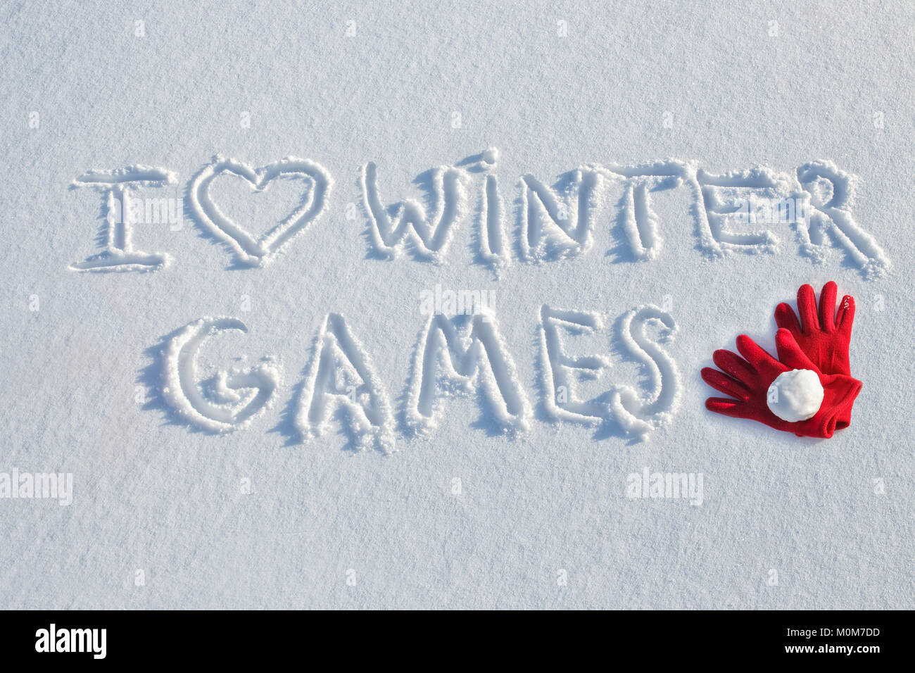 Ich liebe winter spiele geschrieben auf Schnee Stockfoto