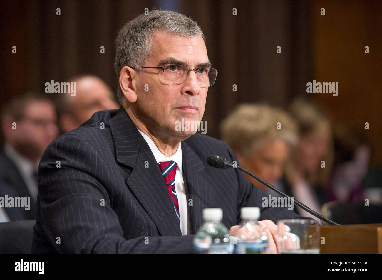 Dr. Marvin Goodfriend bezeugt vor den Senat der Vereinigten Staaten Ausschuss für Banken, Wohnungsbau und Stadtentwicklung auf ihre Ernennung zum Mitglied des Board of Governors des Federal Reserve System auf dem Capitol Hill in Washington, DC am Dienstag, 23. Januar 2018. Credit: Ron Sachs/CNP/MediaPunch Stockfoto